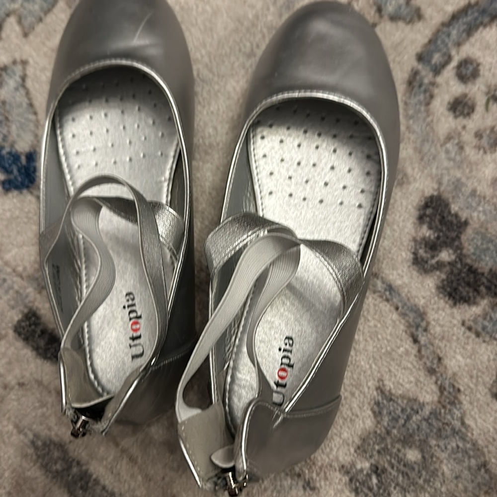Size 3 flats - Picture 3 of 4